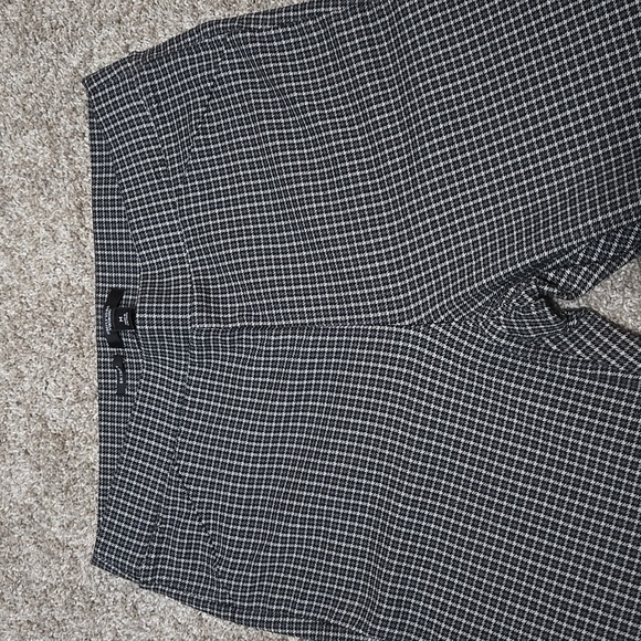 Simply Vera skinny plaid pull on pants in medium - Picture 4 of 10